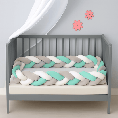 tresse-de-lit-trois-metres-de-couleur-blanc-gris-vert-place-dans-lit-enfant-de-couleur-gris-coconou