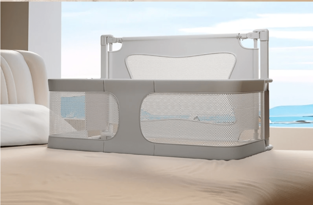 vue-de-face-barriere-lit-bebe-berceau-pliable-bulle-de-bebe